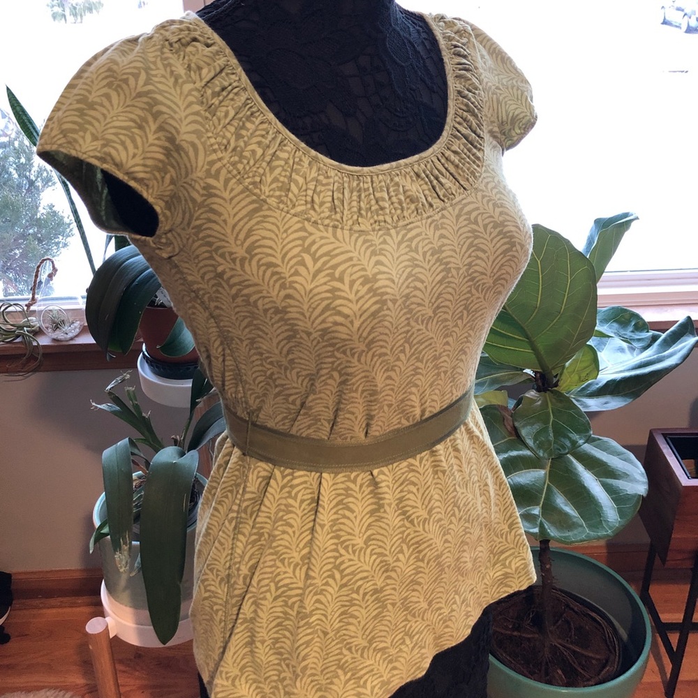 American Eagle ribboned puff sleeves top